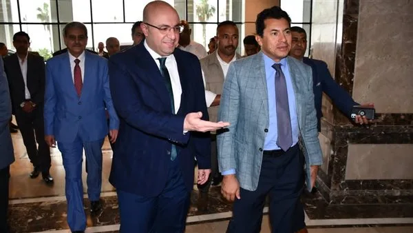 وزير الشباب ومحافظ بني سويف يتفقدون الأنشطة والمشروعات داخل مركز التنمية الشبابية