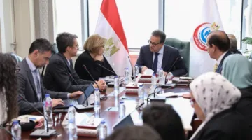 وزير الصحة يبحث مع وفد من البنك الدولي سبل تعزيز التعاون في قضايا التنمية البشرية