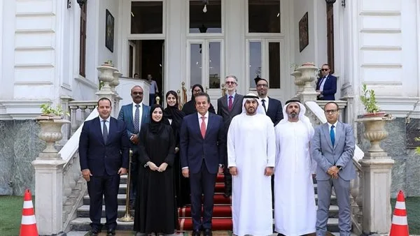 وزير الصحة يتناقش مع المدير التنفيذي للمرافق الصحية في الإمارات حول تحسين الخدمات في مستشفى الشيخ زايد التخصصي ومستشفى آل نهيان. وزير الصحة يتناقش مع المدير التنفيذي للمرافق الصحية في الإمارات حول تحسين الخدمات في مستشفى الشيخ زايد التخصصي ومستشفى آل نهيان.
