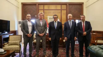 وزير الصحة يتناول توسيع برنامج تدريب الأطباء وإرسال بعثات إلى ألمانيا لتطوير مهاراتهم.