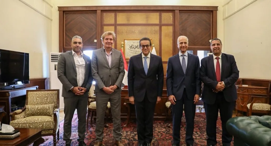 وزير الصحة يتناول توسيع برنامج تدريب الأطباء وإرسال بعثات إلى ألمانيا لتطوير مهاراتهم. وزير الصحة يتناول توسيع برنامج تدريب الأطباء وإرسال بعثات إلى ألمانيا لتطوير مهاراتهم.
