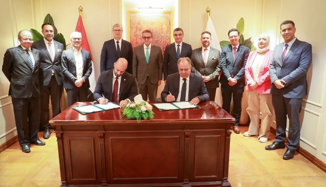 وزير الصحة يشارك في توقيع اتفاقية تعاون مع شركة “فيليبس” لتعزيز الصناعة المحلية وزير الصحة يشارك في توقيع اتفاقية تعاون مع شركة “فيليبس” لتعزيز الصناعة المحلية