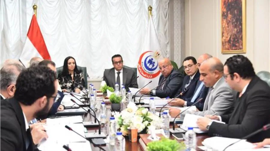 وزير الصحة يقود اجتماع صندوق التعويض لمخاطر المهن الطبية وزير الصحة يقود اجتماع صندوق التعويض لمخاطر المهن الطبية