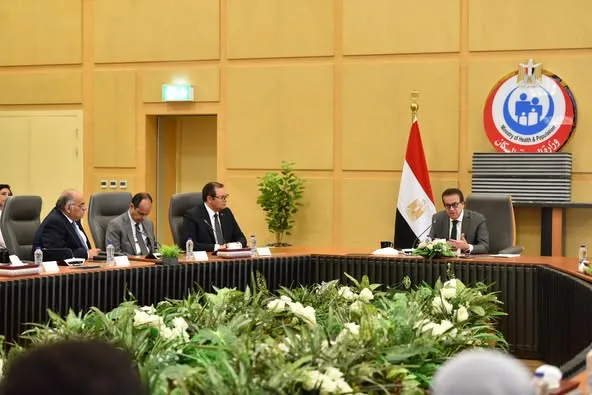 وزير الصحة يقود الاجتماع الأول للجنة العليا لتطوير استراتيجية وطنية شاملة لحماية المرضى.