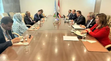 وزير الصحة يلتقي بنظيريه من موريتانيا وكوبا لبحث أوجه التعاون المشتركة.