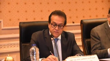 وزير الصحة يناقش توسيع برامج تدريب الأطباء وإرسال بعثات إلى ألمانيا لتعزيز مهاراتهم