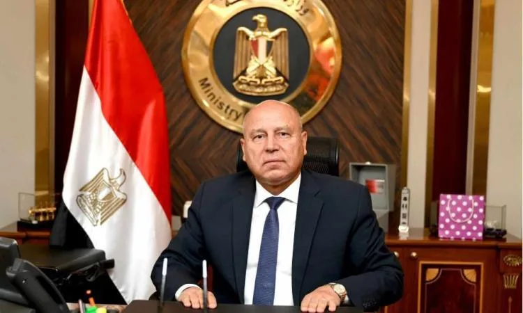 وزير الصناعة يناقش التحديات التي يواجهها المستثمرون في محافظة البحيرة وزير الصناعة يناقش التحديات التي يواجهها المستثمرون في محافظة البحيرة
