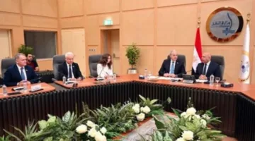 وزير الصناعة يناقش سبل التعاون مع وفد بارز من البرلمان البيلاروسي