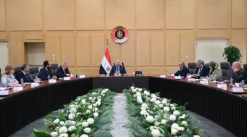 وزير الصناعة يناقش مع رئيس البرلمان في بيلاروس طرق تعزيز التعاون
