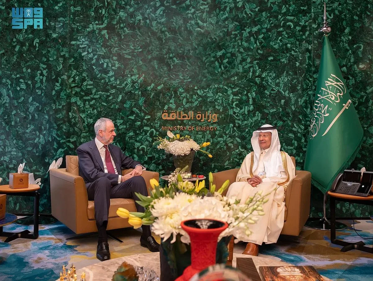 وزير الطاقة يستعرض آفاق التعاون المناخي مع رئيس مؤتمر COP30 في الرياض وزير الطاقة يستعرض آفاق التعاون المناخي مع رئيس مؤتمر COP30 في الرياض