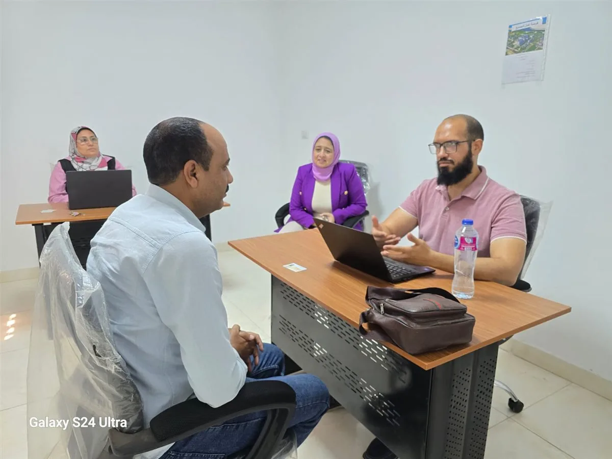 وزير العمل: انطلاق اختبارات المتقدمين لوظائف في شركة مقاولات بالرياض | صور وزير العمل: انطلاق اختبارات المتقدمين لوظائف في شركة مقاولات بالرياض | صور