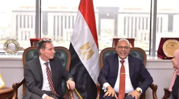 وزير العمل: نواصل تعزيز مهارات العمال لتقديم خدمة لائقة للمواطنين