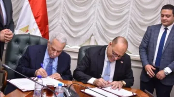 وزير العمل يبرم اتفاقية شراكة مع “المحكمة العربية للتحكيم”