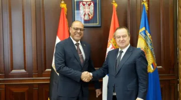وزير العمل يتناول مع وزير الداخلية الصربي سبل تسهيل حركة العمالة.