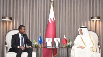 وزير العمل يجتمع مع وزير العمل والشؤون الاجتماعية الصومالي