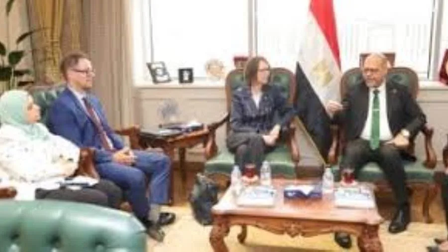 وزير العمل يجتمع مع وفد من الوكالة الألمانية للتعاون الدولي لتعزيز الشراكة في المجالات المشتركة وزير العمل يجتمع مع وفد من الوكالة الألمانية للتعاون الدولي لتعزيز الشراكة في المجالات المشتركة