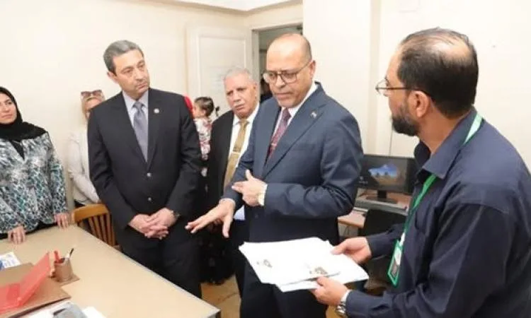 وزير العمل يزور مديرية العمل في دمياط ويشجع الموظفين على تعزيز جهودهم وزير العمل يزور مديرية العمل في دمياط ويشجع الموظفين على تعزيز جهودهم