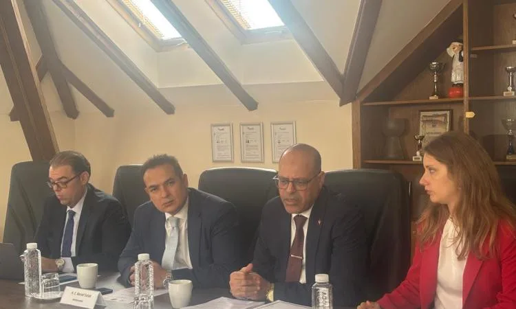 وزير العمل يستمر في اجتماعاته في صربيا ويلتقي مدير الهيئة الوطنية للتوظيف وزير العمل يستمر في اجتماعاته في صربيا ويلتقي مدير الهيئة الوطنية للتوظيف