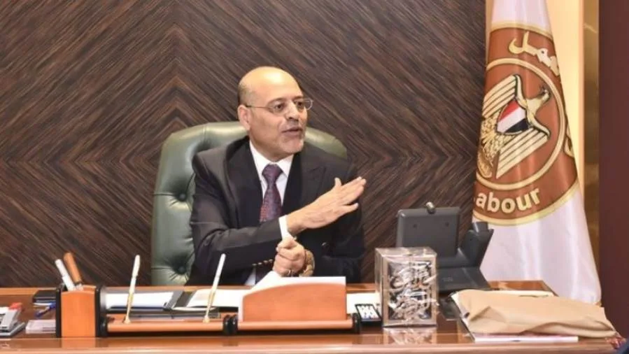 وزير العمل يشارك في المقابلات الشخصية لمبادرة “المرأة تقود إلى المناصب التنفيذية” وزير العمل يشارك في المقابلات الشخصية لمبادرة “المرأة تقود إلى المناصب التنفيذية”