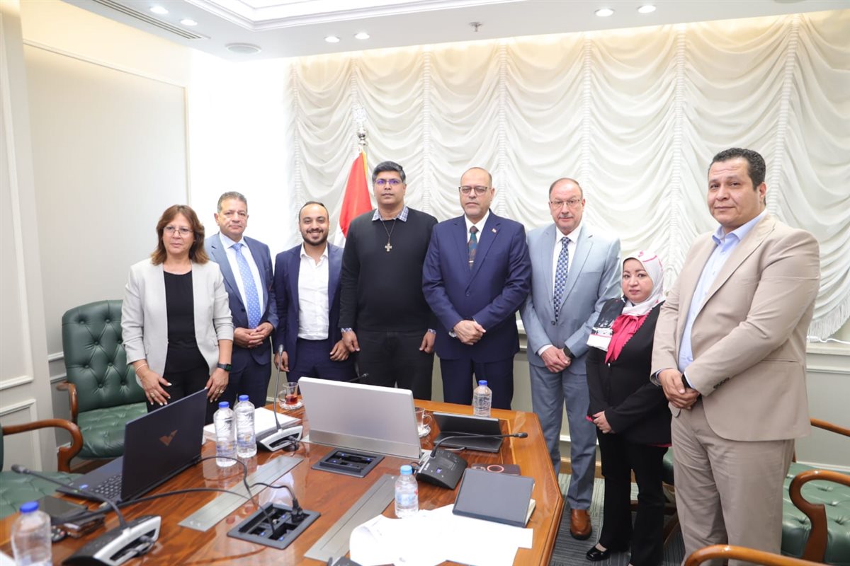 وزير العمل يلتقي وفدا من معهد الساليزيان الإيطالي لتفعيل المنح المجانية المقدمة للخريجين والطلاب