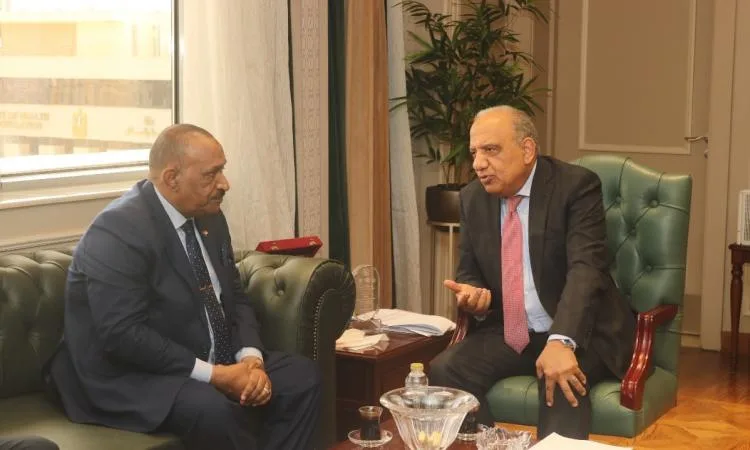 وزير الكهرباء يتباحث مع نظيره السوداني في النفط والطاقة حول تعزيز التعاون وتقديم الدعم وزير الكهرباء يتباحث مع نظيره السوداني في النفط والطاقة حول تعزيز التعاون وتقديم الدعم