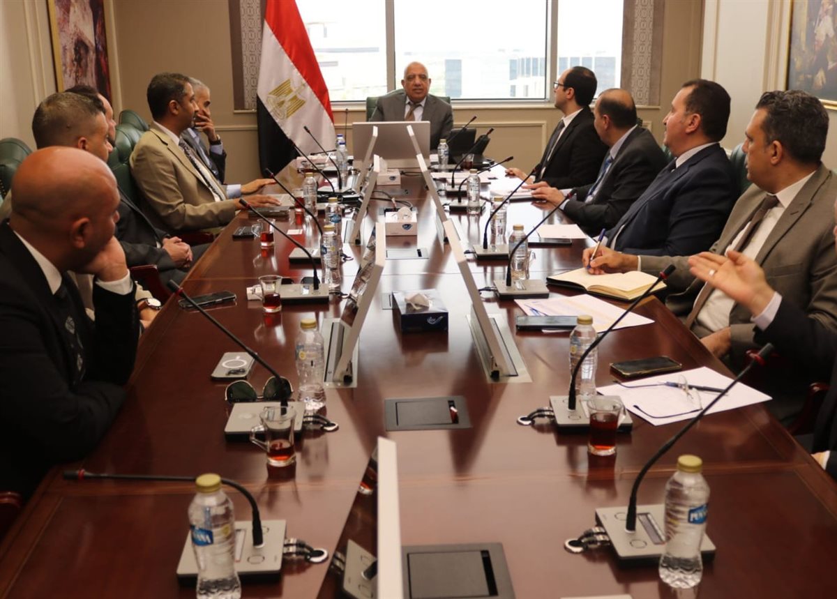 وزير الكهرباء يجتمع بشركة “ساى شيلد” لمتابعة مجريات تشغيل منظومة الشحن الموحد
