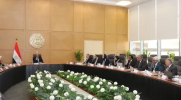 وزير الكهرباء يراقب استراتيجيات تعزيز الشبكة وتوسيع استخدام الطاقة المتجددة تحضيرًا لصيف 2025