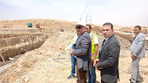 وزير الكهرباء يزور مواقع تنفيذ مشروع برجي عبور قناة السويس وخط الربط بين مصر والسعودية