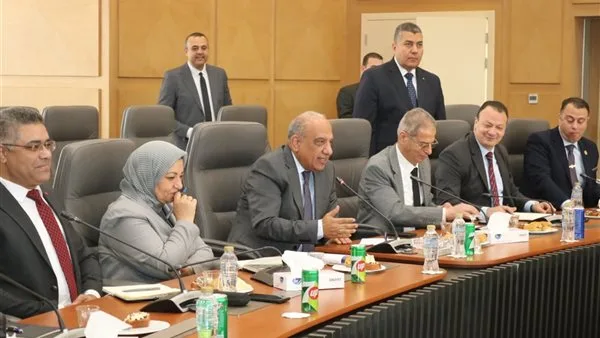 وزير الكهرباء يناقش مع روساتوم الروسية آخر مستجدات مشروع محطة الضبعة النووية ومعدلات الإنجاز وزير الكهرباء يناقش مع روساتوم الروسية آخر مستجدات مشروع محطة الضبعة النووية ومعدلات الإنجاز