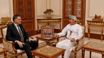 وزير المكتب السلطاني يستقبل ممثل الاتحاد الأوروبي