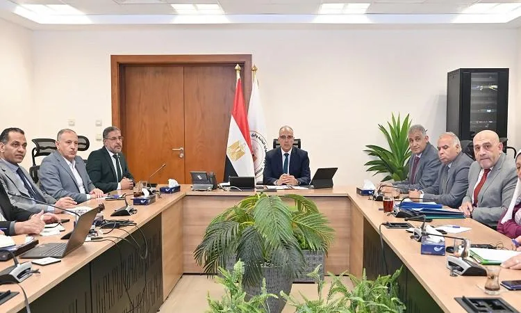 وزير الموارد المائية يتحدث عن خطوات تعزيز إدارة وتوزيع المياه وزير الموارد المائية يتحدث عن خطوات تعزيز إدارة وتوزيع المياه