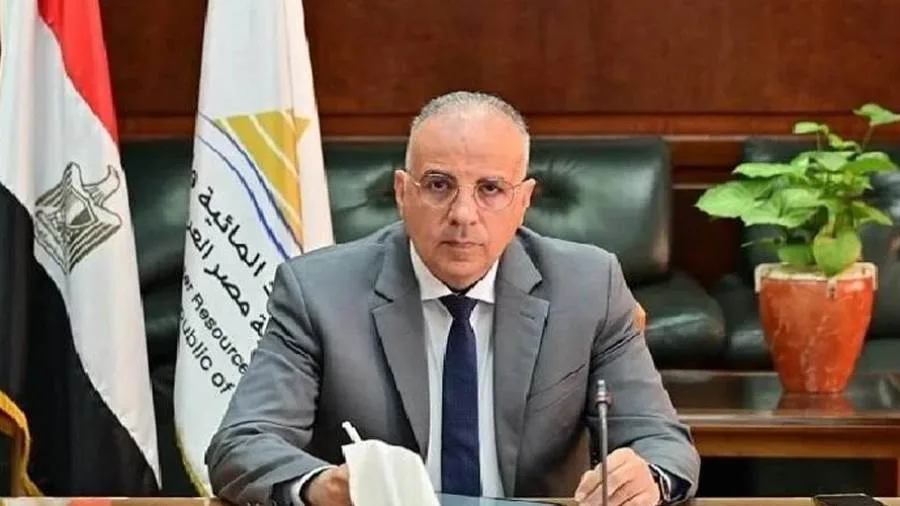 وزير الموارد المائية يزور القليوبية والشرقية لتفقد حالة الري وأعمال تنظيف الترع والمصارف وزير الموارد المائية يزور القليوبية والشرقية لتفقد حالة الري وأعمال تنظيف الترع والمصارف