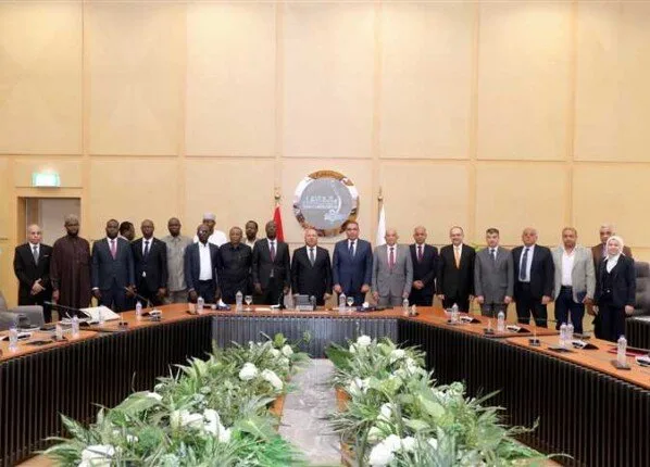 وزير النقل: مشروع الطريق البري «مصر – تشاد» يعدّ محوراً أساسياً لدعم التكامل الاقتصادي. وزير النقل: مشروع الطريق البري «مصر – تشاد» يعدّ محوراً أساسياً لدعم التكامل الاقتصادي.