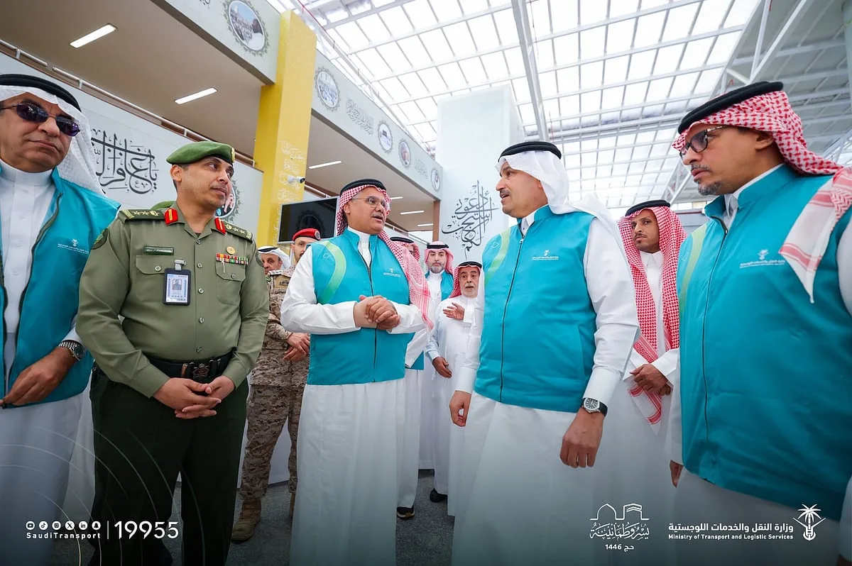 وزير النقل يزور مجمع قاعات الحج والعمرة ومركز عمليات الخطوط السعودية في مطار الملك عبد العزيز وزير النقل يزور مجمع قاعات الحج والعمرة ومركز عمليات الخطوط السعودية في مطار الملك عبد العزيز