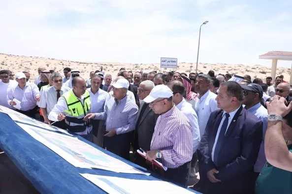 «وزير النقل يزور مشروع إنشاء خط سكة حديد يبلغ طوله 341 كيلومترًا بين بئر العبد والعريش» «وزير النقل يزور مشروع إنشاء خط سكة حديد يبلغ طوله 341 كيلومترًا بين بئر العبد والعريش»