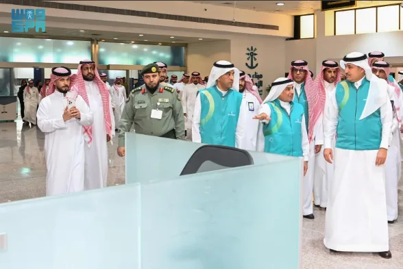 وزير النقل يطلع على التحضيرات لموسم حج 1446هـ في محافظة جدة وزير النقل يطلع على التحضيرات لموسم حج 1446هـ في محافظة جدة