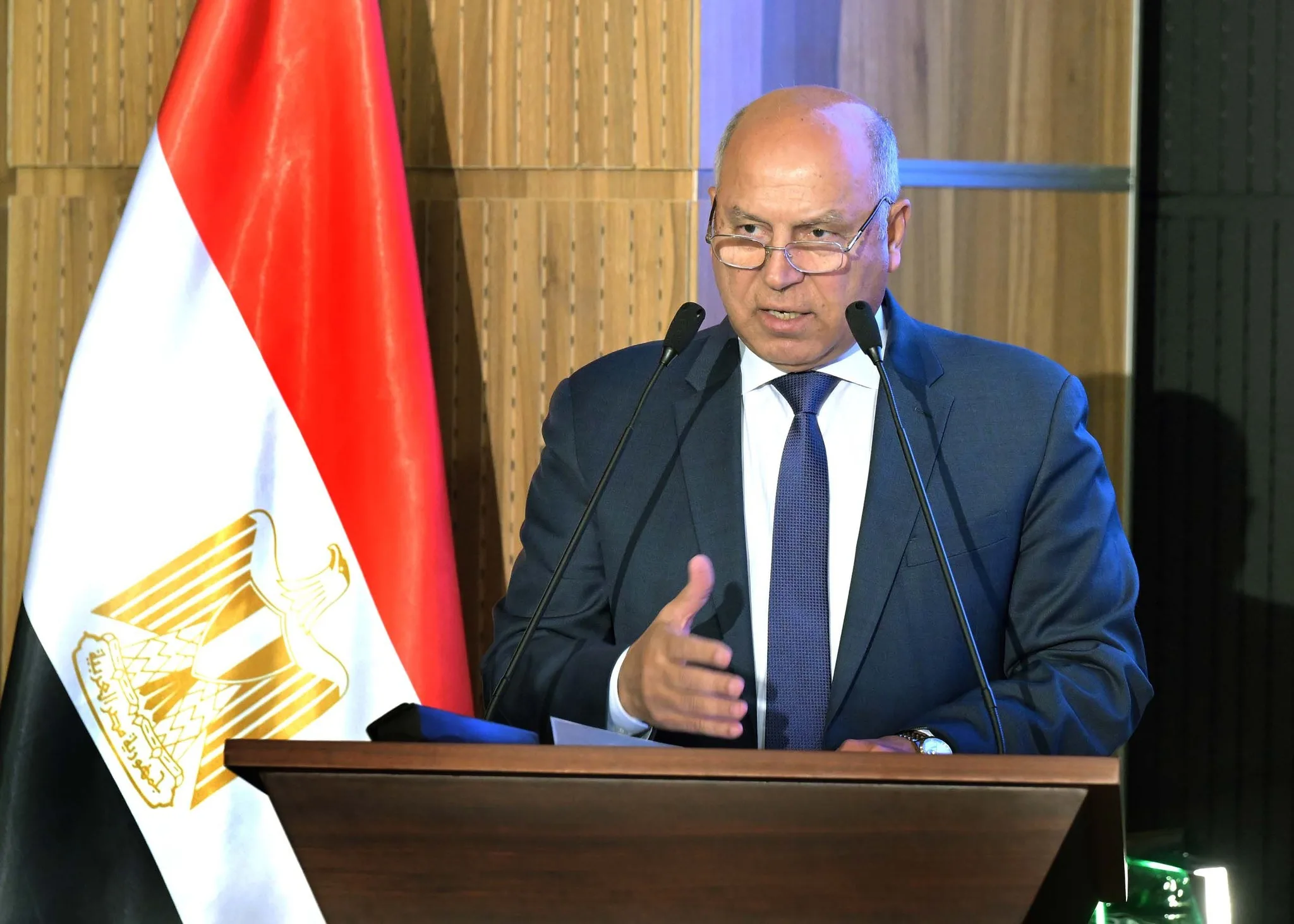 وزير النقل يعلن بدء تشغيل أبراج الإشارات الرئيسية في محطات الزقازيق والإسماعيلية والفردان غرب. وزير النقل يعلن بدء تشغيل أبراج الإشارات الرئيسية في محطات الزقازيق والإسماعيلية والفردان غرب.