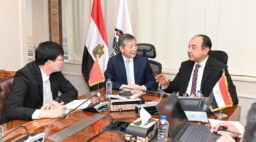 وزير قطاع الأعمال يرحب بالسفير الصيني