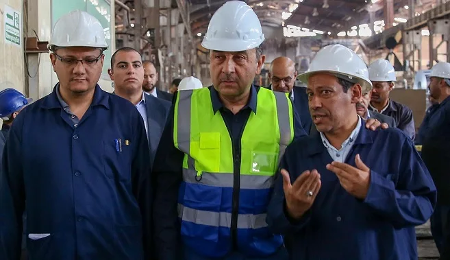 وزير قطاع الأعمال يزور مصانع النحاس في التبين ويحث على تحسين الإنتاج وزيادة الكفاءة التشغيلية وزير قطاع الأعمال يزور مصانع النحاس في التبين ويحث على تحسين الإنتاج وزيادة الكفاءة التشغيلية