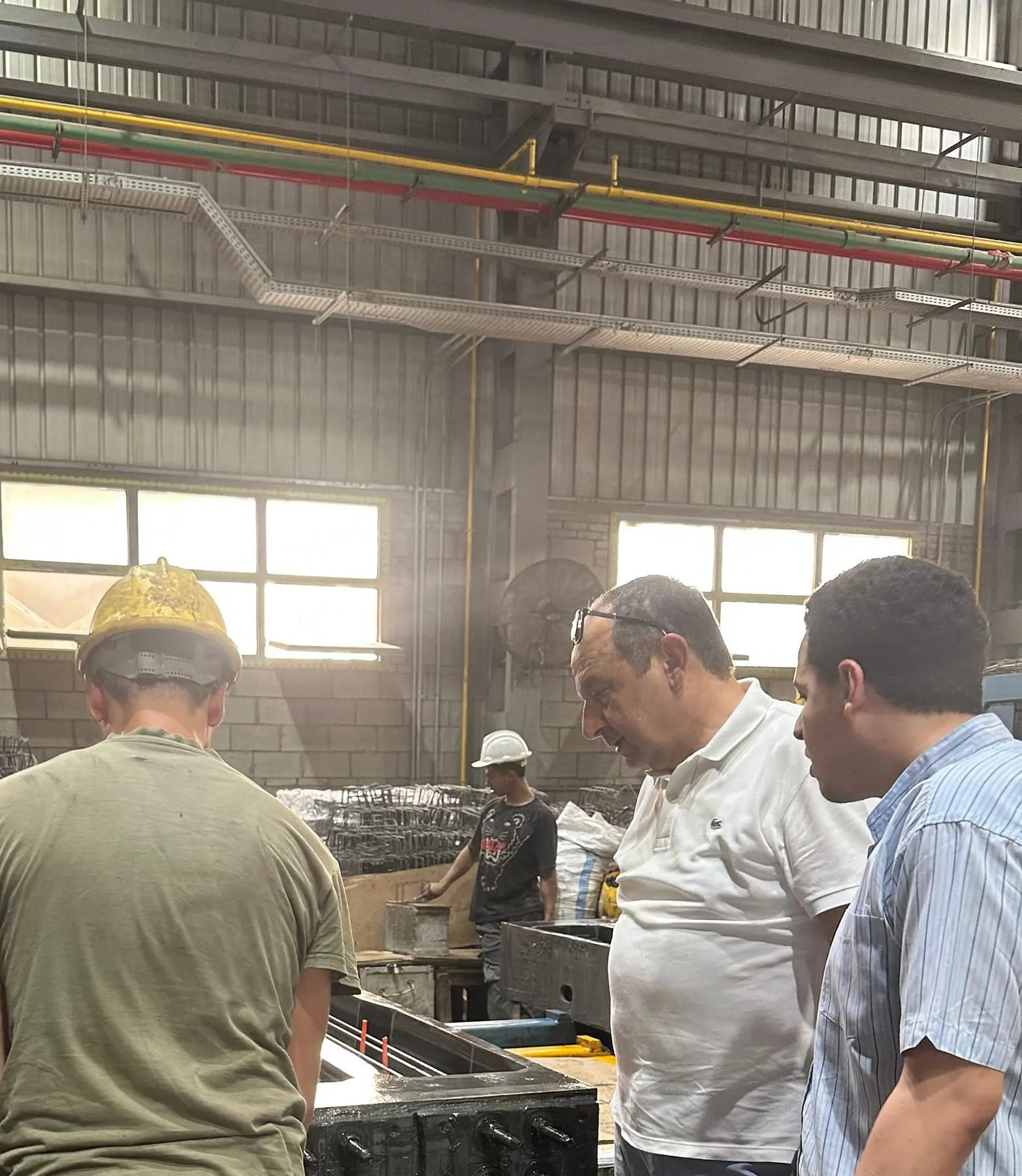 وزير قطاع الأعمال يقوم بزيارة غير متوقعة لشركة “سيجوارت” وزير قطاع الأعمال يقوم بزيارة غير متوقعة لشركة “سيجوارت”