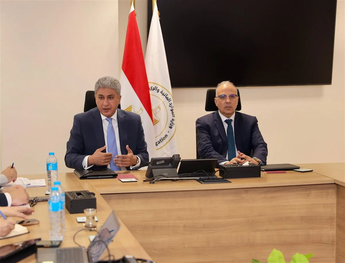 وزيرا السياحة والري يناقشان سُبل تسريع إجراءات إصدار التراخيص على ضفاف نهر النيل | صور وزيرا السياحة والري يناقشان سُبل تسريع إجراءات إصدار التراخيص على ضفاف نهر النيل | صور