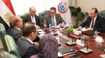 وزيرا الصحة والعمل يتناولان سُبل تنظيم مهنة “مساعد الخدمات الصحية”