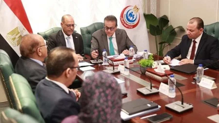 وزيرا الصحة والعمل يتناولان سُبل تنظيم مهنة “مساعد الخدمات الصحية” وزيرا الصحة والعمل يتناولان سُبل تنظيم مهنة “مساعد الخدمات الصحية”