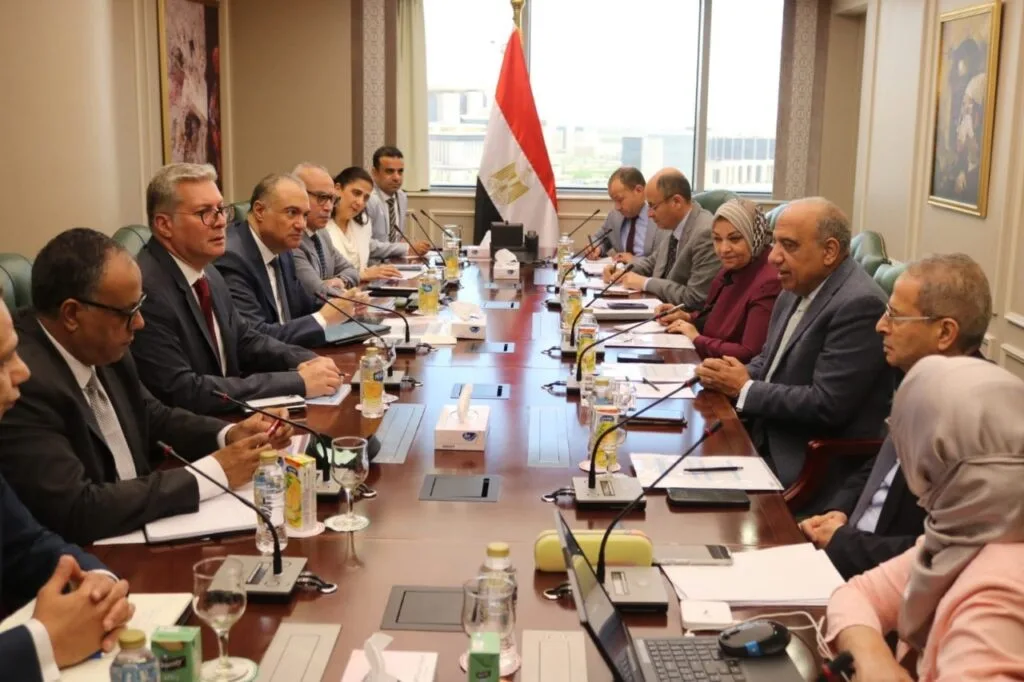 وزيرا الكهرباء والبترول: تعاون مستمر لضمان استمرارية التغذية الكهربائية خلال فصل الصيف وزيرا الكهرباء والبترول: تعاون مستمر لضمان استمرارية التغذية الكهربائية خلال فصل الصيف