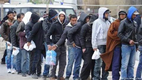 وزيرة أميركية تخلط بين مفهوم “الحبس غير القانوني” وصلاحيات ترحيل المهاجرين وزيرة أميركية تخلط بين مفهوم “الحبس غير القانوني” وصلاحيات ترحيل المهاجرين