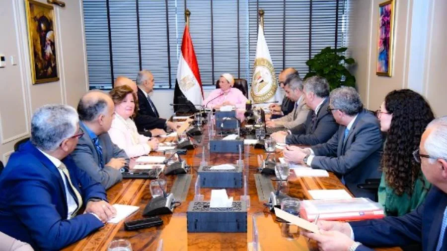 وزيرة البيئة تشدد على أهمية بدء نقاش بيئي مع رجال الأعمال المصريين وزيرة البيئة تشدد على أهمية بدء نقاش بيئي مع رجال الأعمال المصريين