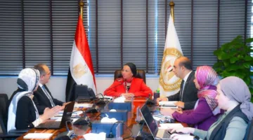 وزيرة البيئة تناقش مع رئيس شركة المقاولون العرب سبل التعاون في إعادة تدوير نفايات الهدم والبناء