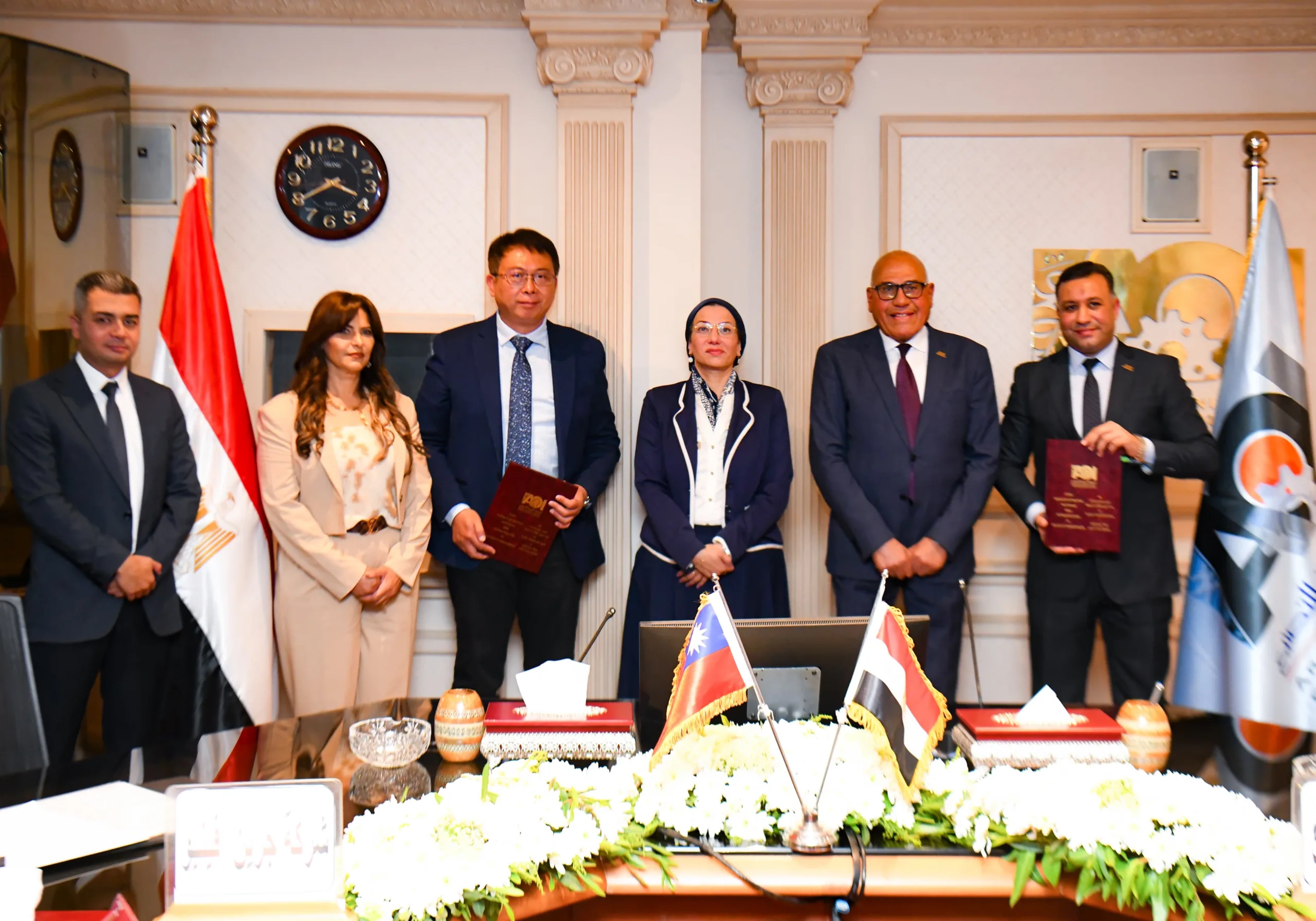 وزيرة البيئة ورئيس العربية للتصنيع يشهدان توقيع اتفاقيات لتنفيذ مشروعات مشتركة