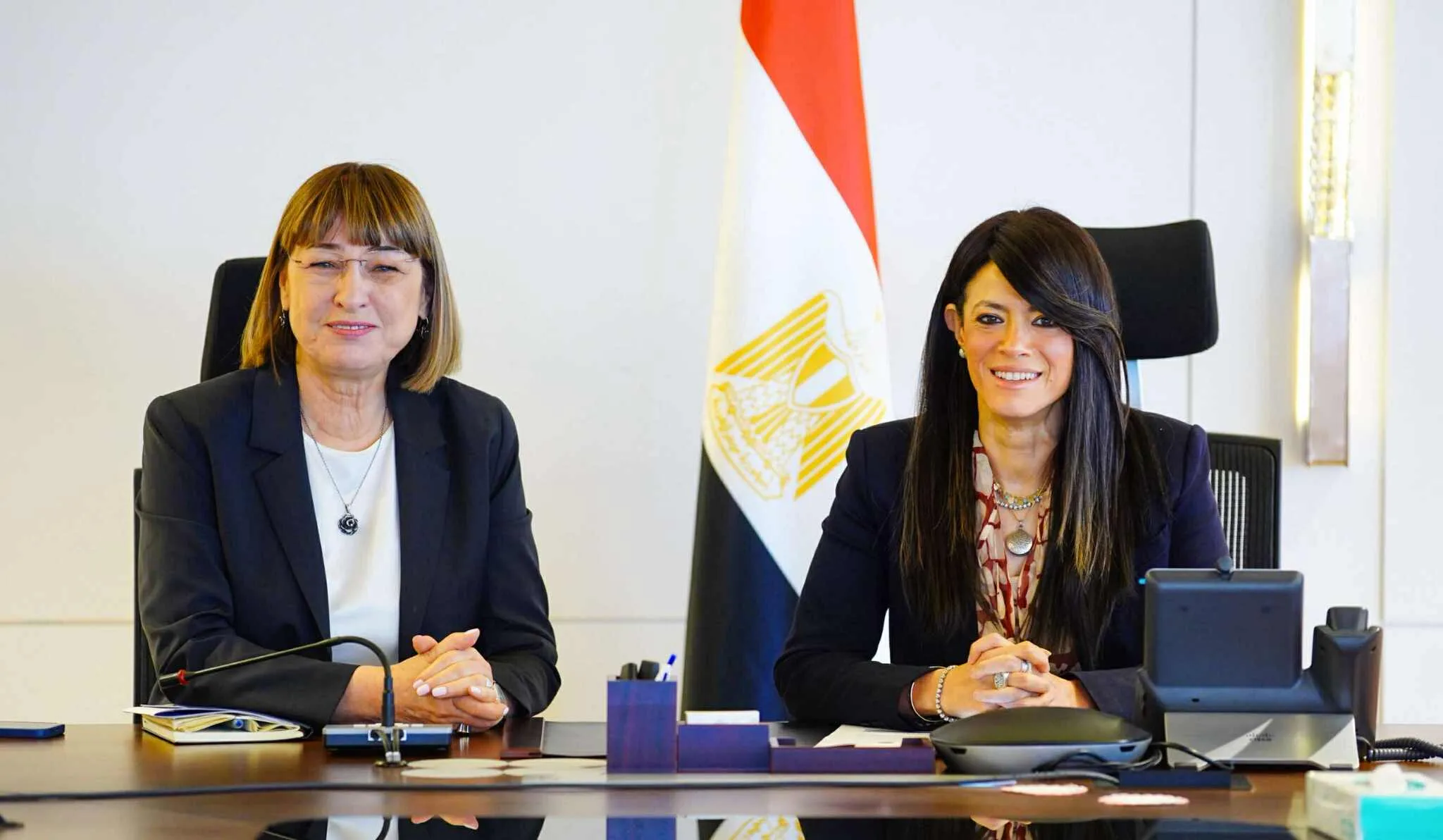 وزيرة التخطيط تتناول جهود تحقيق التنمية الاقتصادية مع المنسق المقيم للأمم المتحدة في مصر وزيرة التخطيط تتناول جهود تحقيق التنمية الاقتصادية مع المنسق المقيم للأمم المتحدة في مصر