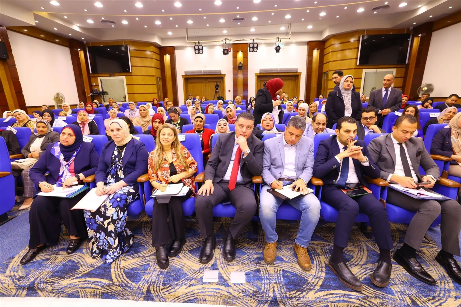 وزيرة التضامن: بدء العمل بالمنظومة المالية الاستراتيجية لتعزيز التمكين الاقتصادي.. واختيار أفضل الرائدات لتسويق طلبات القروض. وزيرة التضامن: بدء العمل بالمنظومة المالية الاستراتيجية لتعزيز التمكين الاقتصادي.. واختيار أفضل الرائدات لتسويق طلبات القروض.